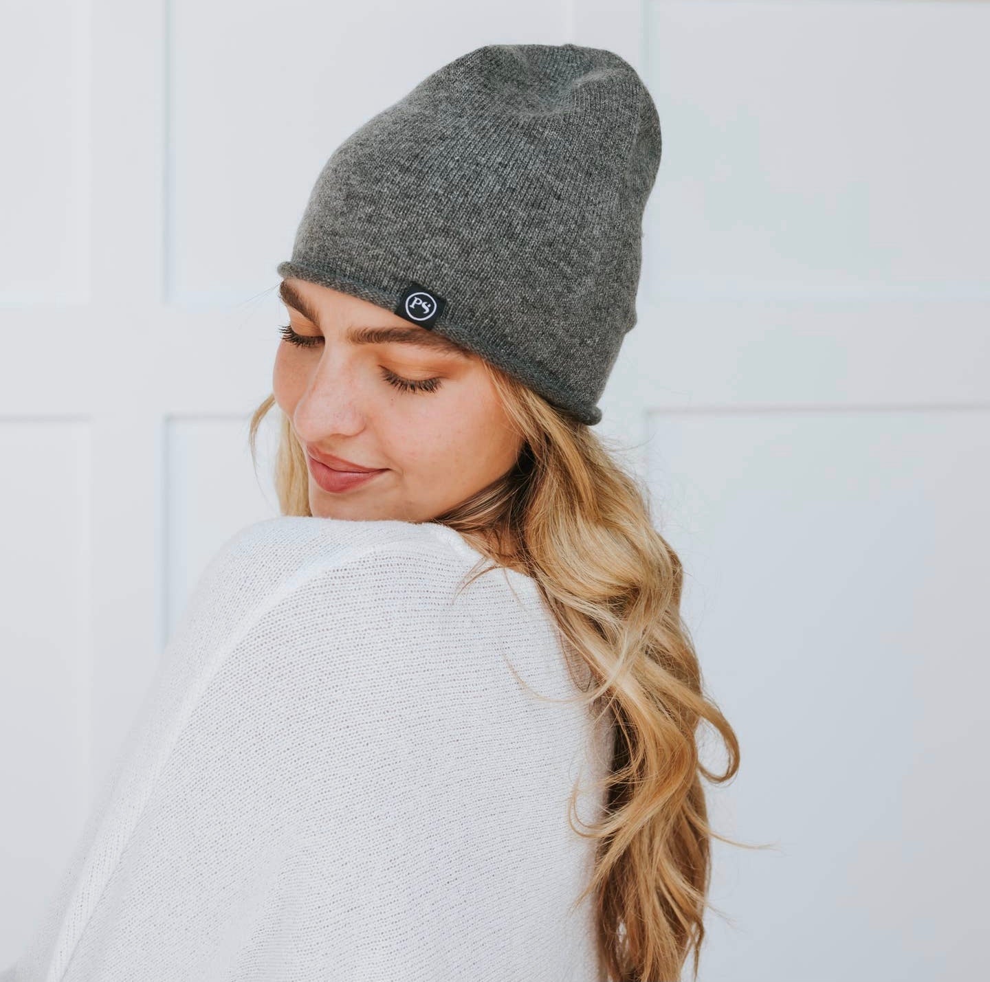 Rolled Edge Cashmere Beanie